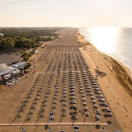 דירה Spacious Flat With Large Terrace-beahost