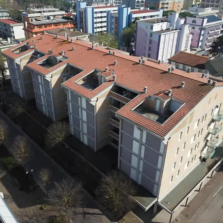 아파트 Spacious Flat With Large Terrace-beahost *