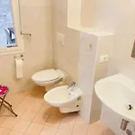 Spacious Flat With Large Terrace-beahost Apartamento