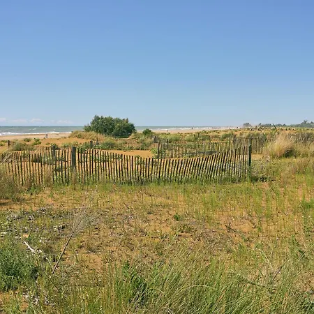 Spacious Flat With Large Terrace-beahost Бибионе